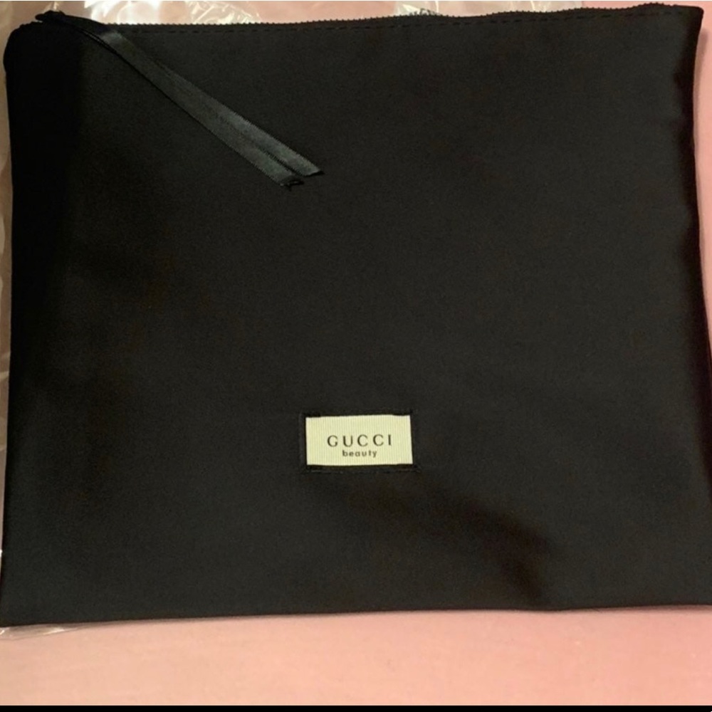 Gucci beauty satin black Pouchette